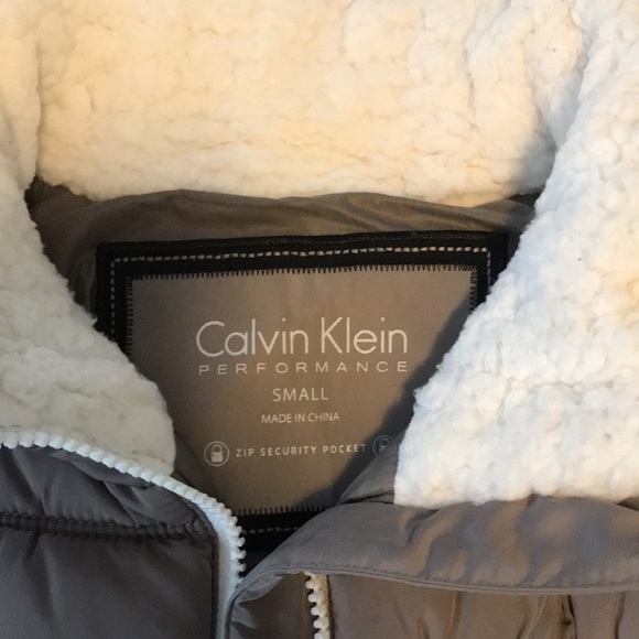 Calvin Klein puffer vest - Picture 2 of 6